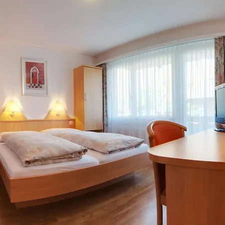 Hotel Eden No. 7-2